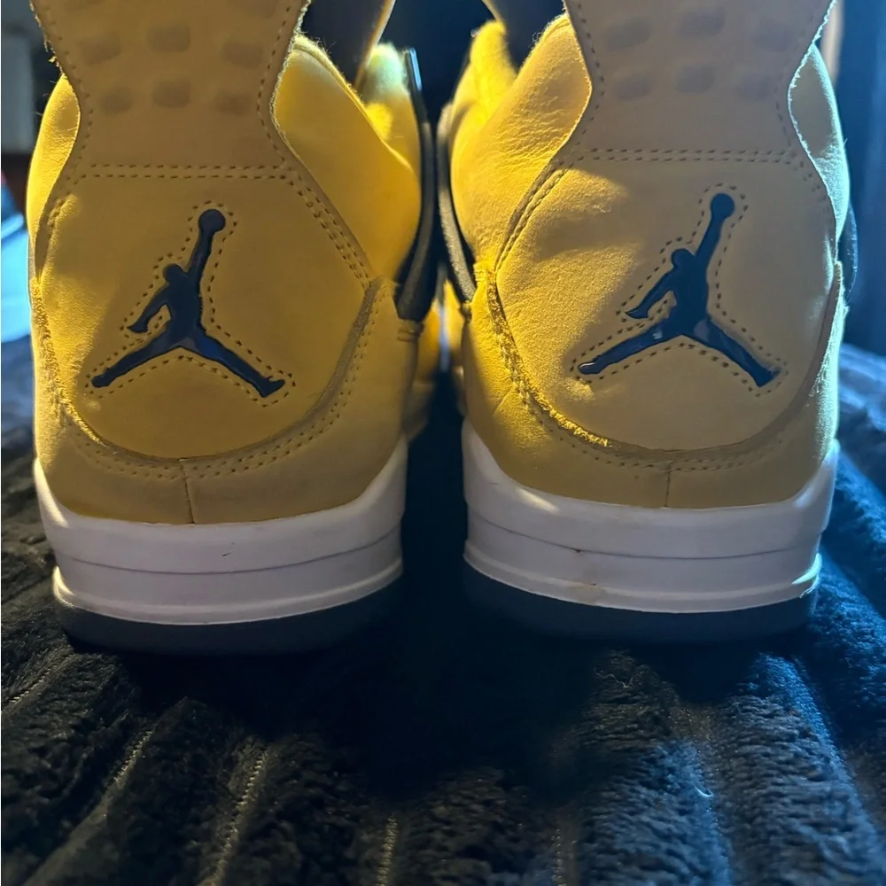 Jordan 4 - Picture 5 of 5